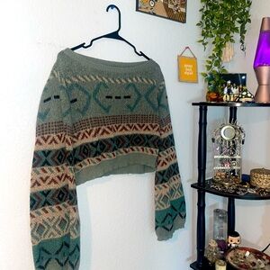 ROMWE CROPPED SWEATER SZ: L